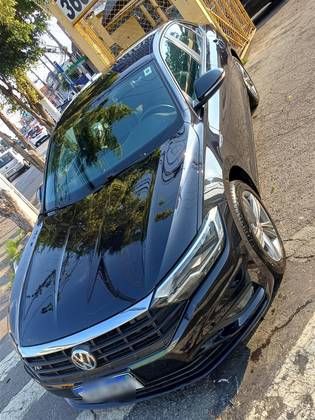 VOLKSWAGEN JETTA 1.4 250 TSI TOTAL FLEX R-LINE TIPTRONIC VOLKSWAGEN JETTA 1.4 250 TSI TOTAL FLEX R-LINE TIPTRONIC